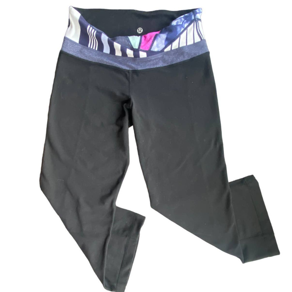 Lululemon Capri/Knee Length Leggings Active Tights‎